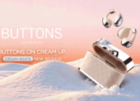 AI搭載イヤホン「BUTTONS CLIP」新色クリームホワイトで日常がスマートに！