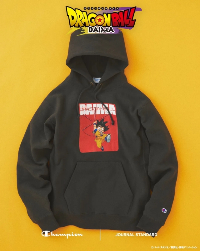 黒色のパーカー、キャラクターとロゴ