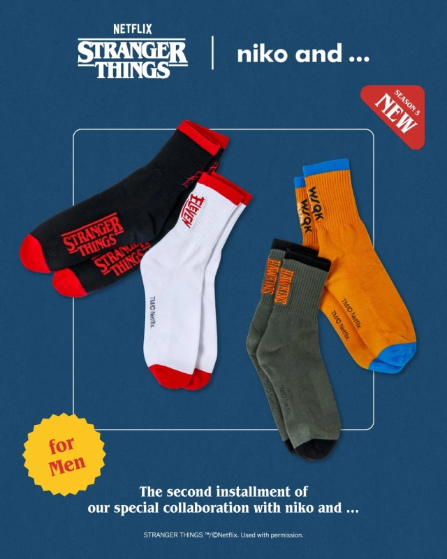 ストレンジャーシングスとniko and...のコラボレーションソックスの広告画像。