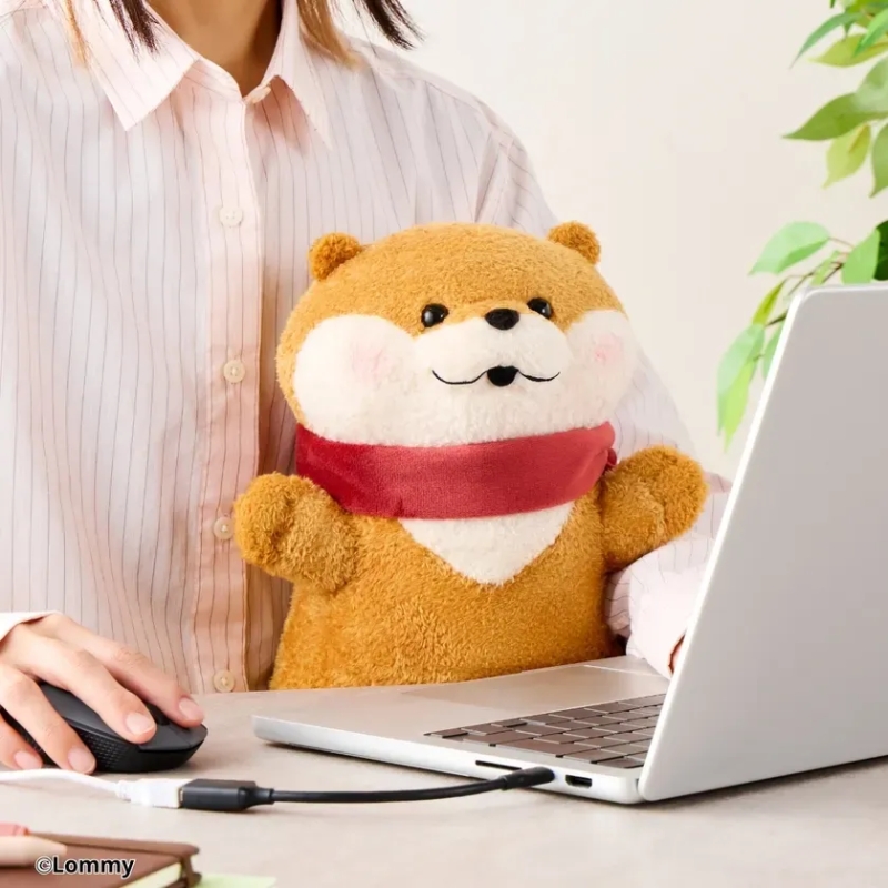 ノートパソコンとぬいぐるみ