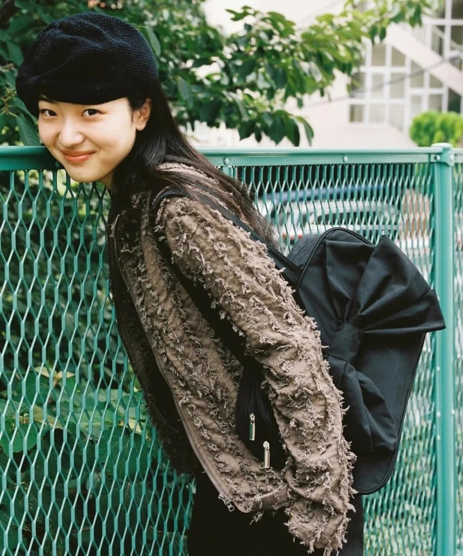 ベレー帽の女性