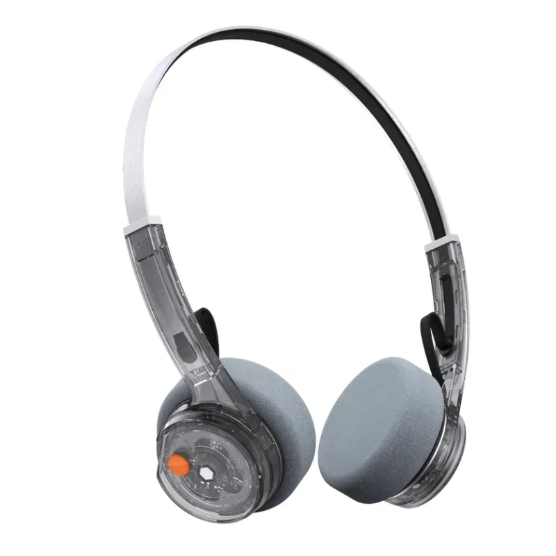 グレーのイヤーパッドが付いたヘッドホン