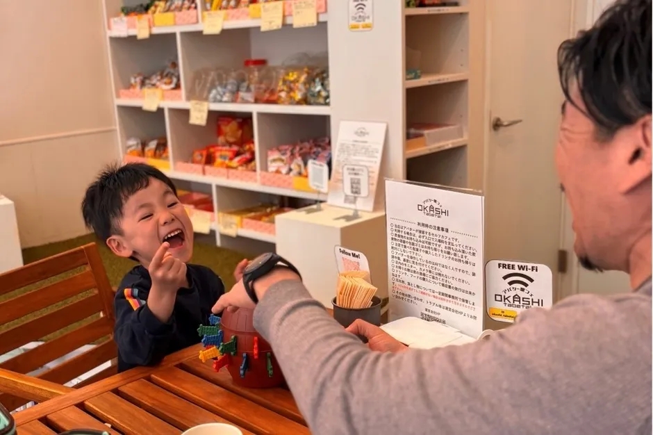 昼間のカフェの様子