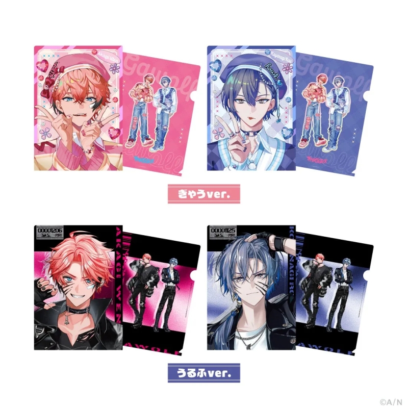 キャラクターが描かれたグッズの写真。アクリルスタンドも含まれています。