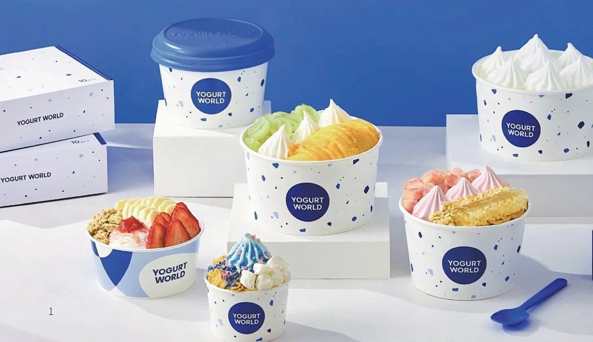 YOGURT WORLDの様々なトッピングがされたヨーグルトの画像