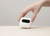 クラファン1000%超え！手のひらサイズの超小型プロジェクター『CINEMAGE nano』が日常を変える