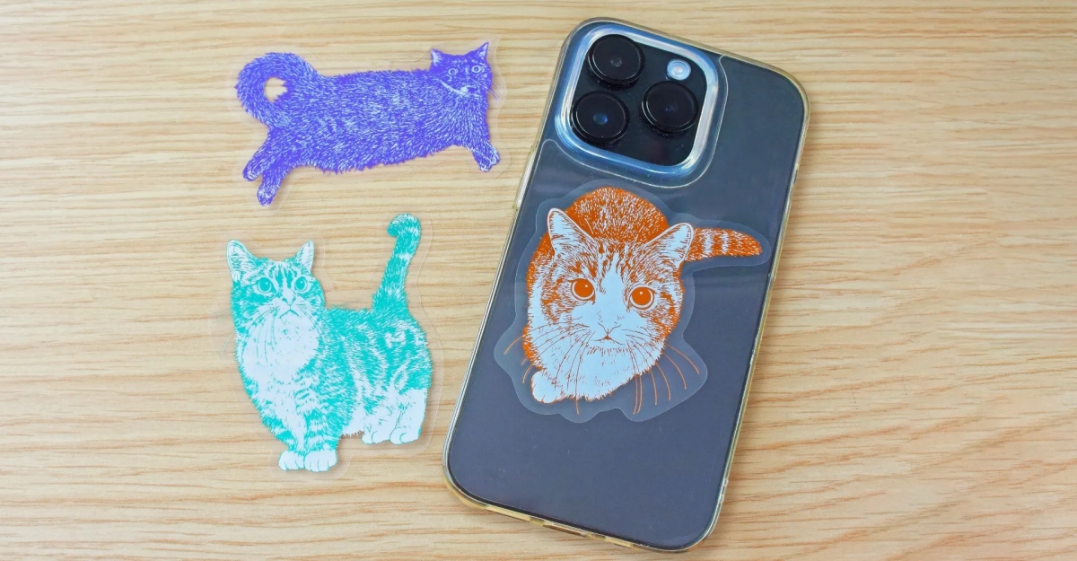猫のイラストシールとスマホケース