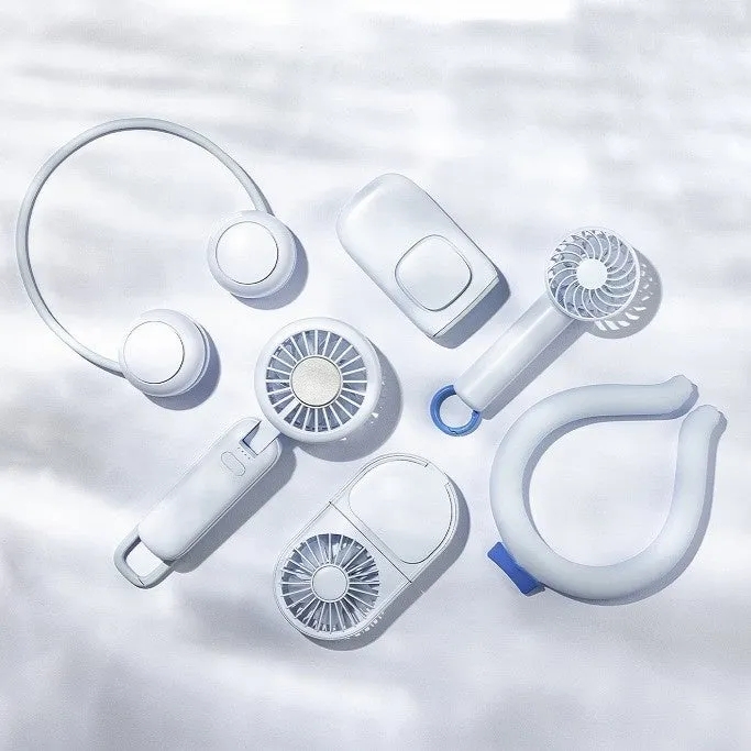 白を基調とした扇風機