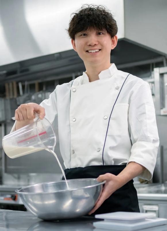 パティシエ作田潤一