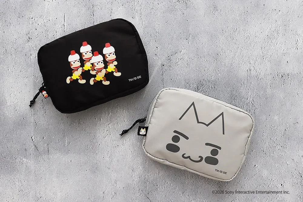 黒と白のポーチが2つ並んだ画像。黒いポーチにはサルが描かれており、白いポーチにはキャラクターの顔が描かれている。