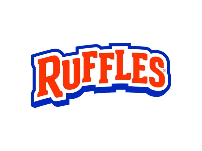 白地に、オレンジ色の文字で「RUFFLES」と書かれたロゴ。文字は青い縁取りで囲まれている。