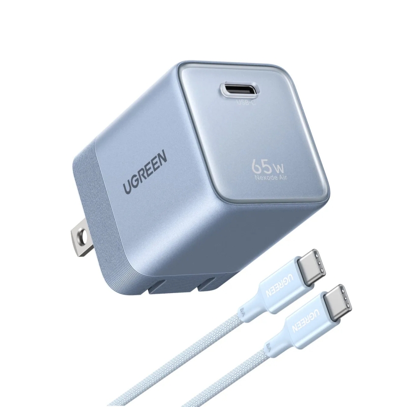 UGREENの65W Nexode Air充電器とUSB-Cケーブルの画像。