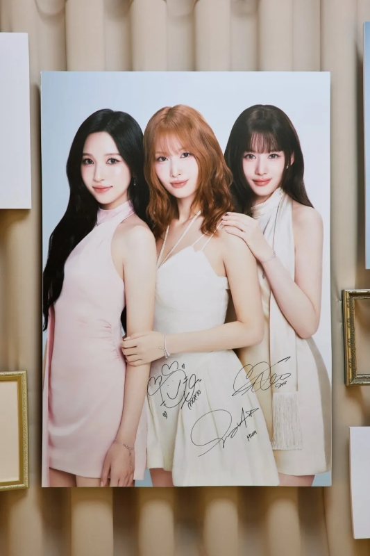 新製品の展示とプロによるヘアアレンジ体験のイメージ