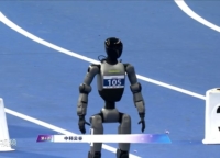 Zoomlionのフルスタック型人型ロボットが「世界人型ロボット運動会」に出場
